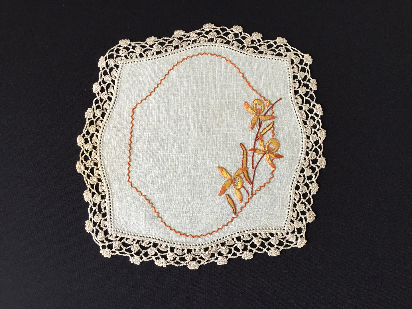 Collectible Australian Vintage Hand Embroidered Doily with Daffodils Design