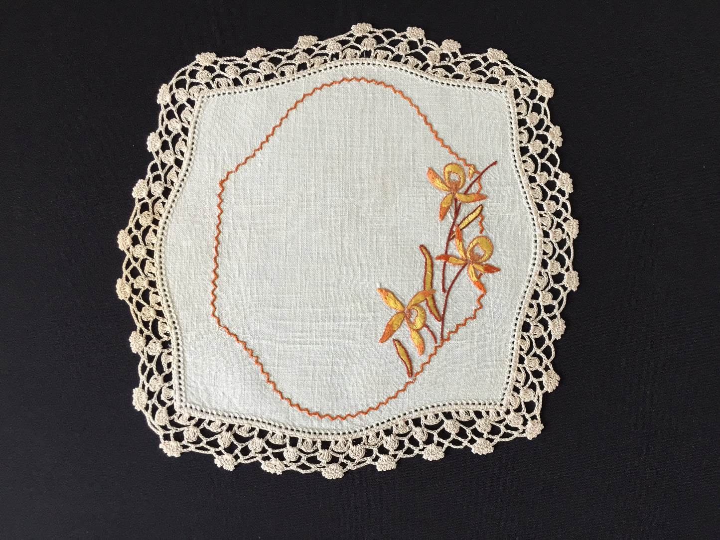 Collectible Australian Vintage Hand Embroidered Doily with Daffodils Design