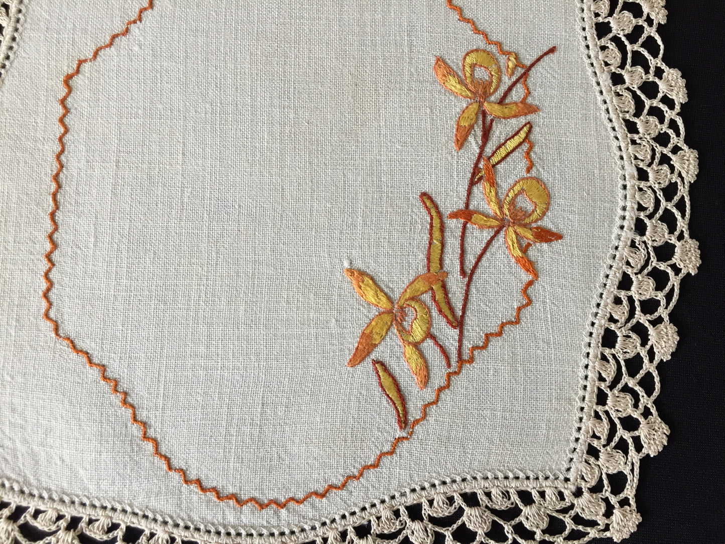 Collectible Australian Vintage Hand Embroidered Doily with Daffodils Design