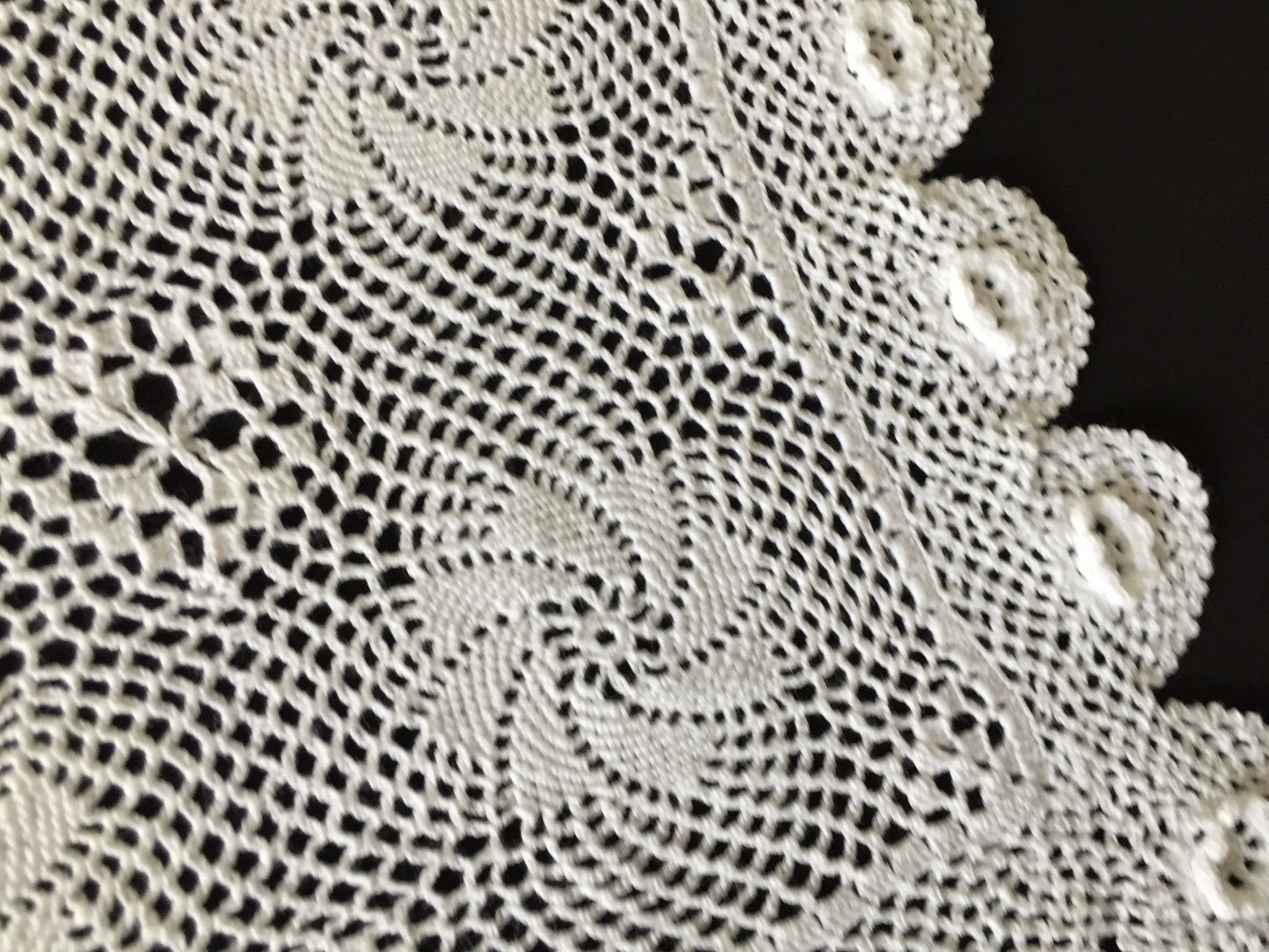 Vintage Crocheted Cotton Lace Doily 11.5" with 3D roses & Pinwheels Pattern