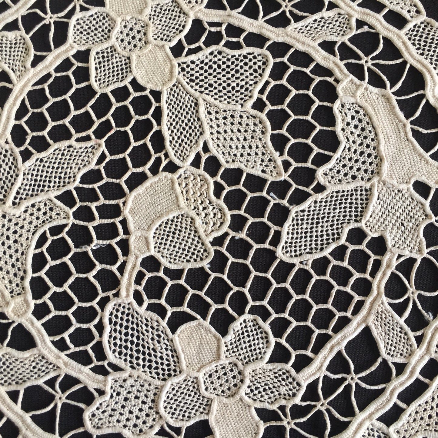 Venetian Style Point de Venise Burano Needle Lace Doily Round Beige 11"
