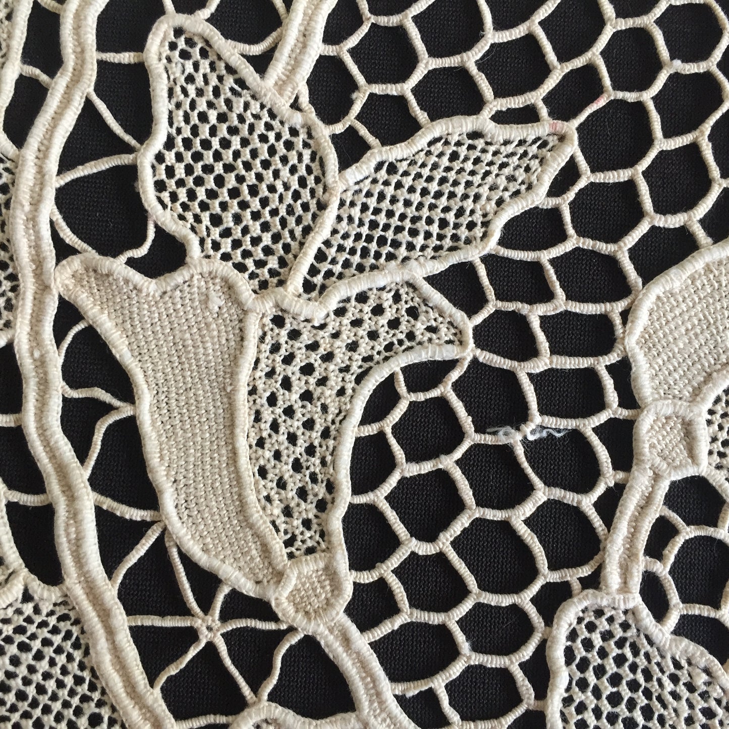Venetian Style Point de Venise Burano Needle Lace Doily Round Beige 11"