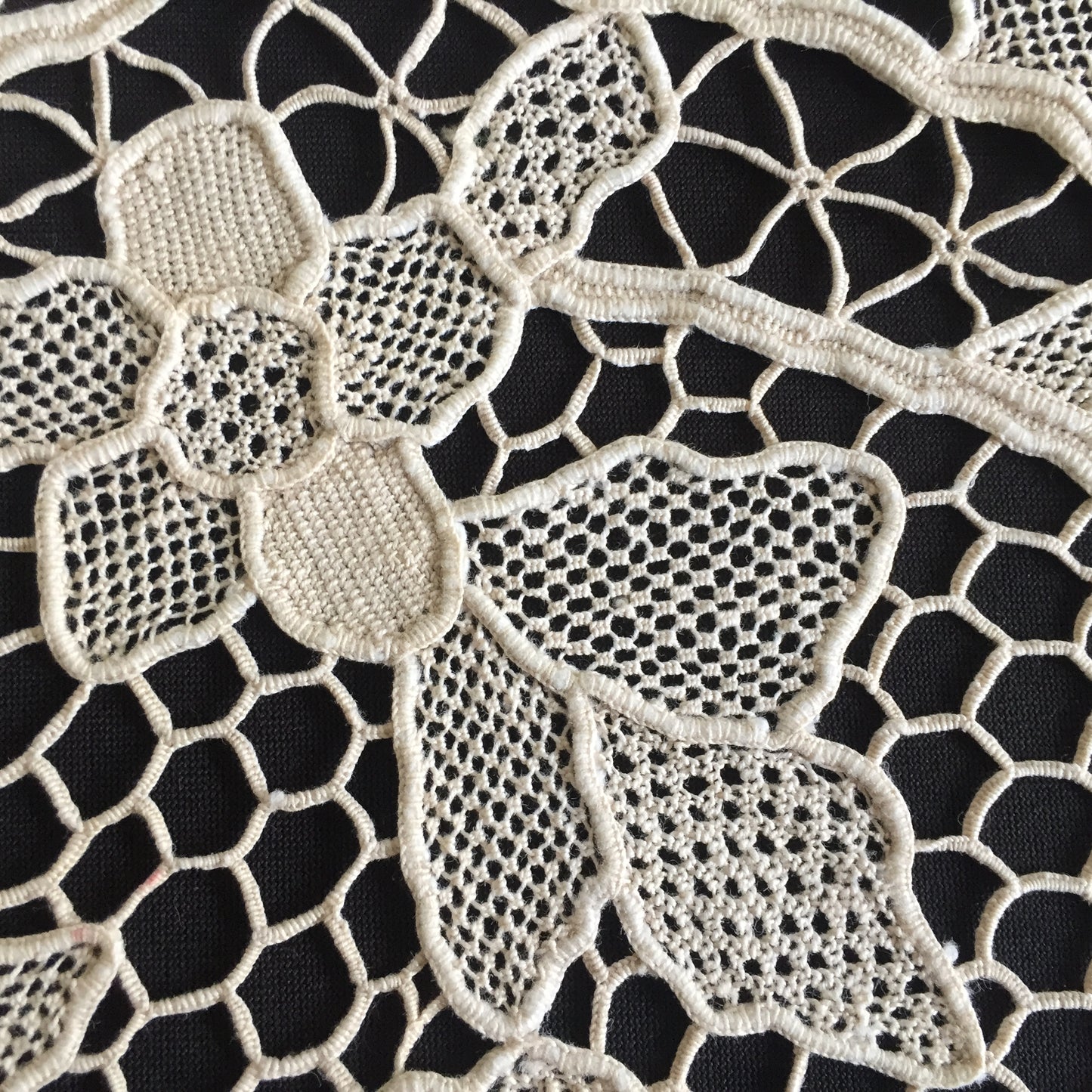 Venetian Style Point de Venise Burano Needle Lace Doily Round Beige 11"