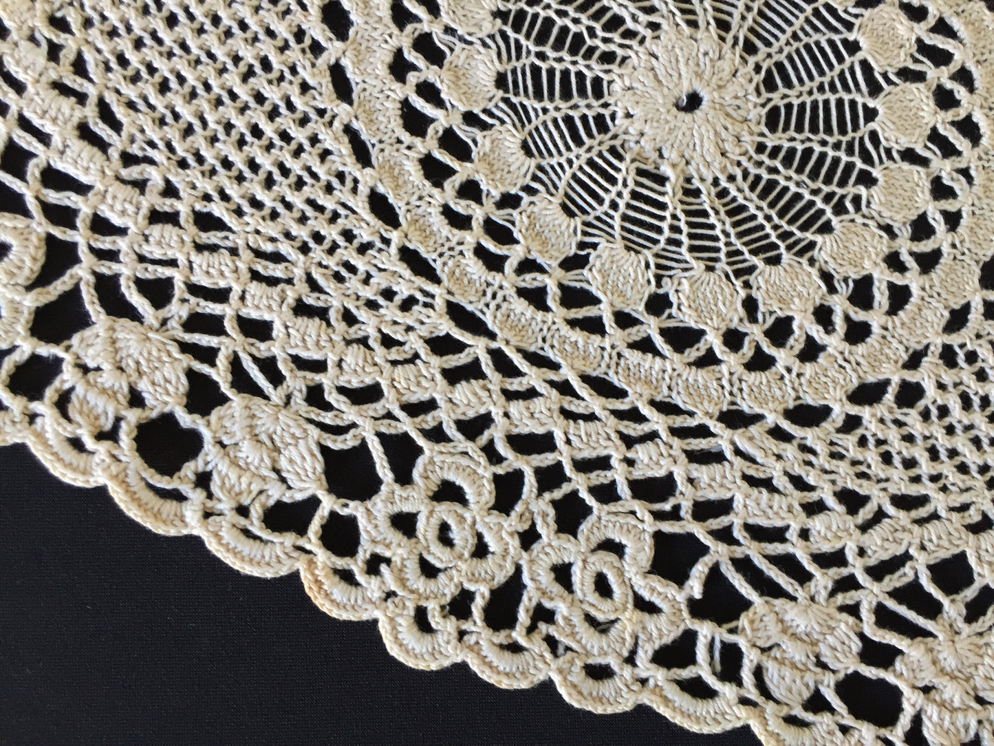 Ecru Cotton Oval Crocheted & Knitted Lace Table Centre Doily Handmade Vintage