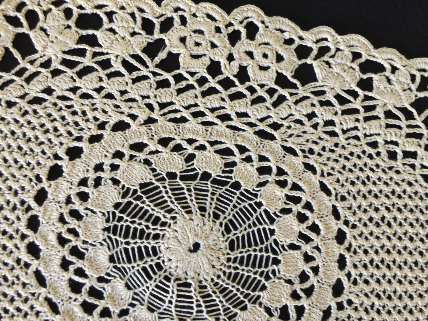 Ecru Cotton Oval Crocheted & Knitted Lace Table Centre Doily Handmade Vintage
