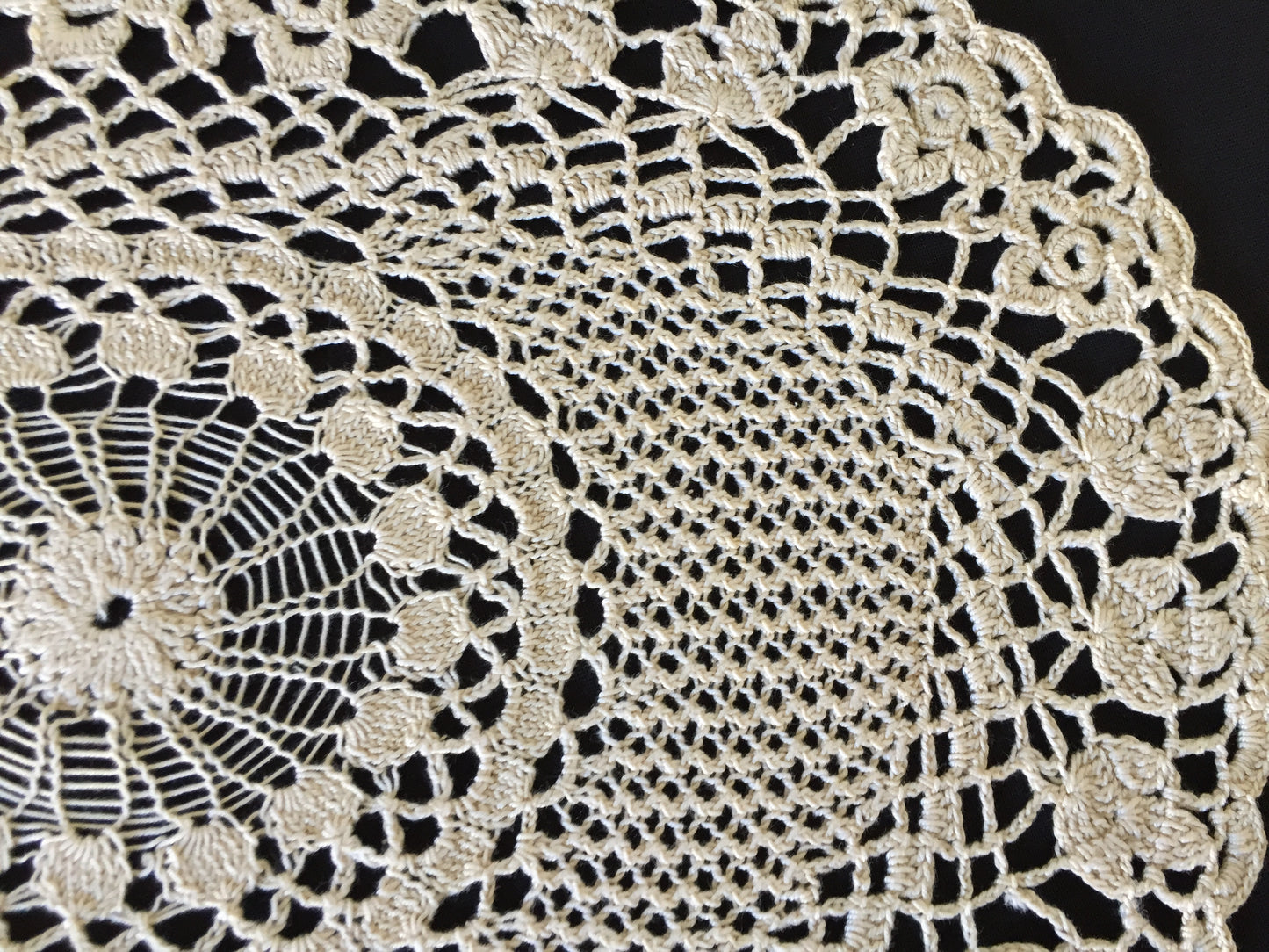 Ecru Cotton Oval Crocheted & Knitted Lace Table Centre Doily Handmade Vintage