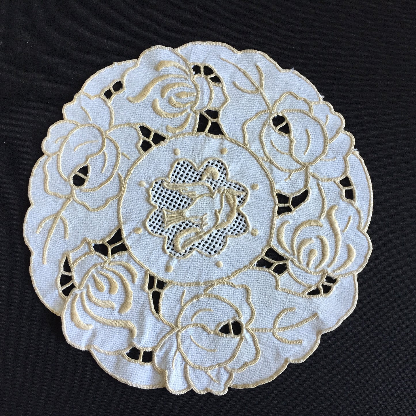 Vintage Madeira Embroidered Doily with Lace Insert | Roses  & Dove Pattern