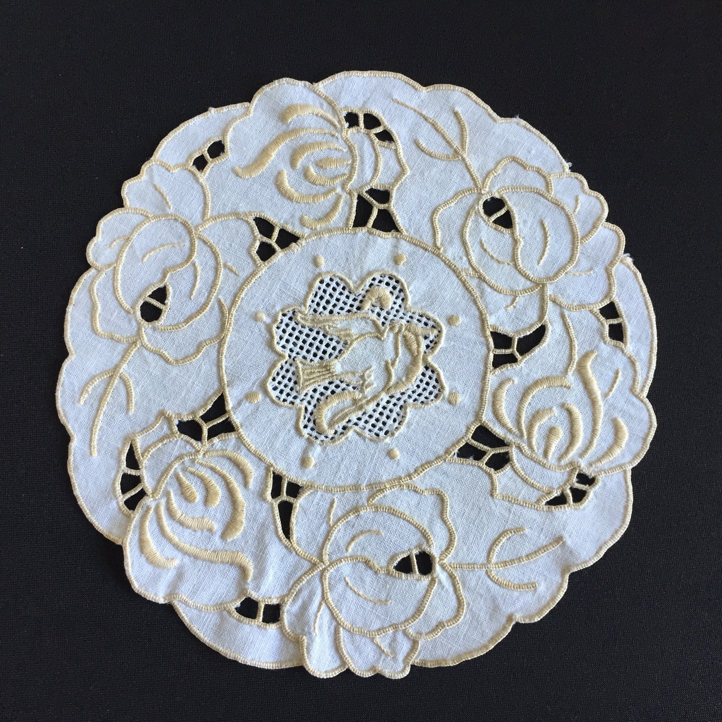 Vintage Madeira Embroidered Doily with Lace Insert | Roses  & Dove Pattern