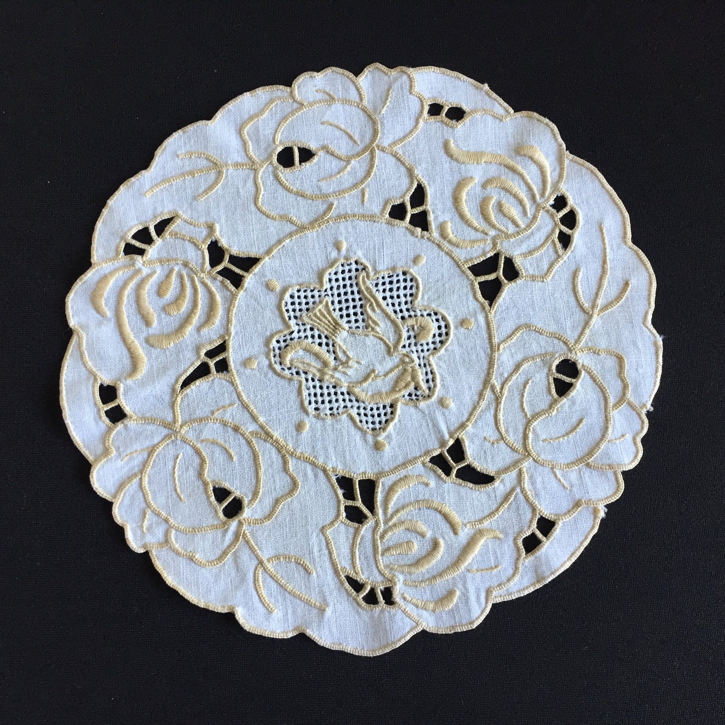 Vintage Madeira Embroidered Doily with Lace Insert | Roses  & Dove Pattern