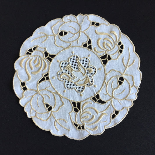 Vintage Madeira Embroidered Doily with Lace Insert | Roses  & Dove Pattern