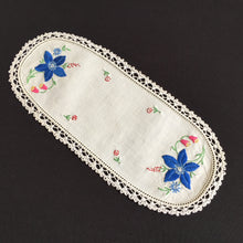 Load image into Gallery viewer, Australian Vintage Hand Embroidered Sandwich Doily