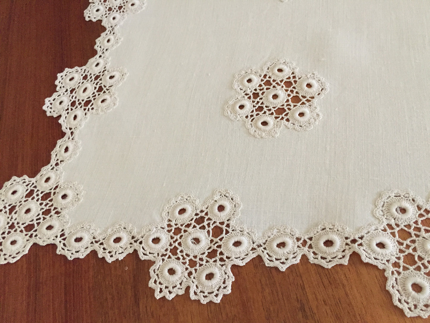 Edwardian Antique Natural Linen & Crochet Lace Table Centre Mat