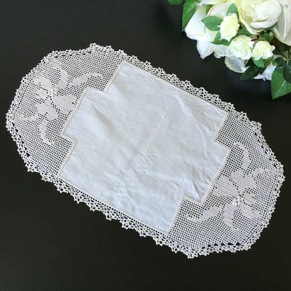 Edwardian Antique Collectible Table Centre Doily | Filet Crochet Lace Border