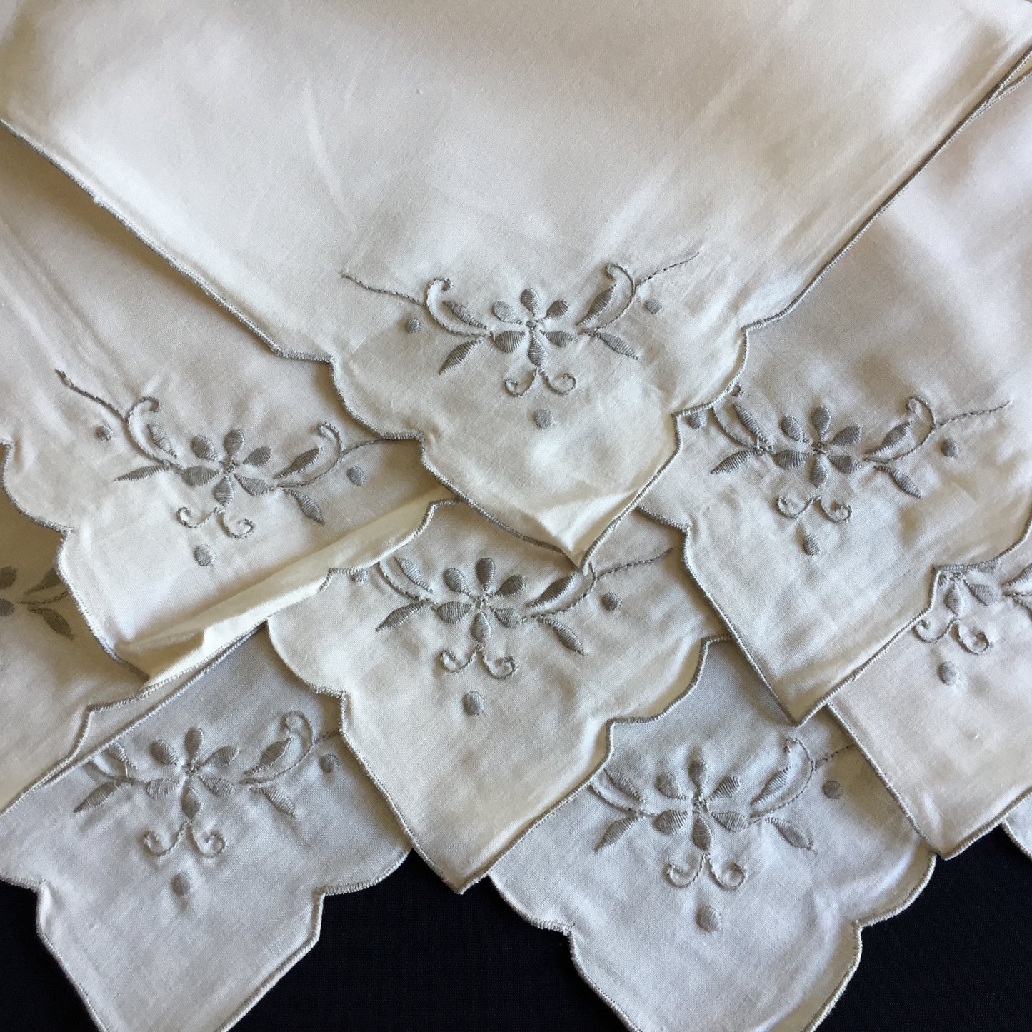 Set of 10 Hand Embroidered Unused 1990s Vintage Cloth Napkins in Natural Colours