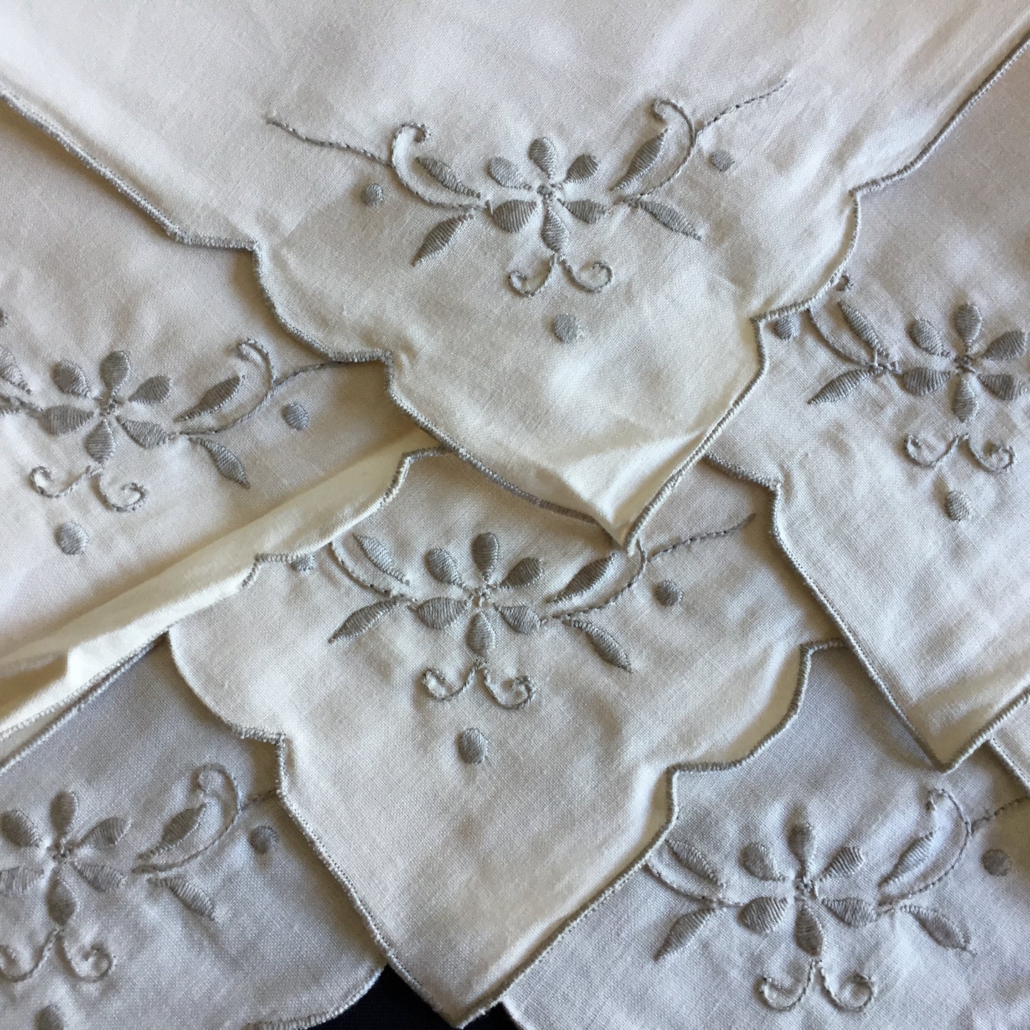 Set of 10 Hand Embroidered Unused 1990s Vintage Cloth Napkins in Natural Colours