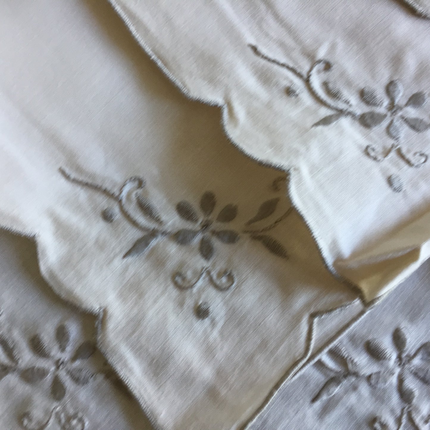 Set of 10 Hand Embroidered Unused 1990s Vintage Cloth Napkins in Natural Colours