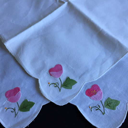 A Set of 3 Applique Embroidered Cloth Napkins in Pink, Green and White