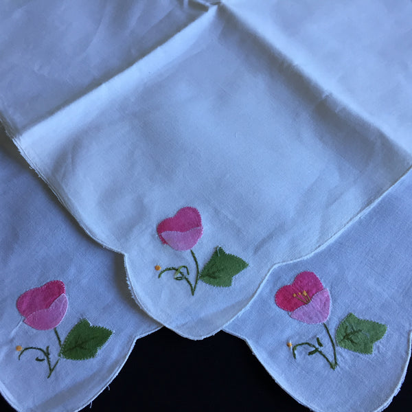 A Set of 3 Applique Embroidered Cloth Napkins in Pink, Green and White