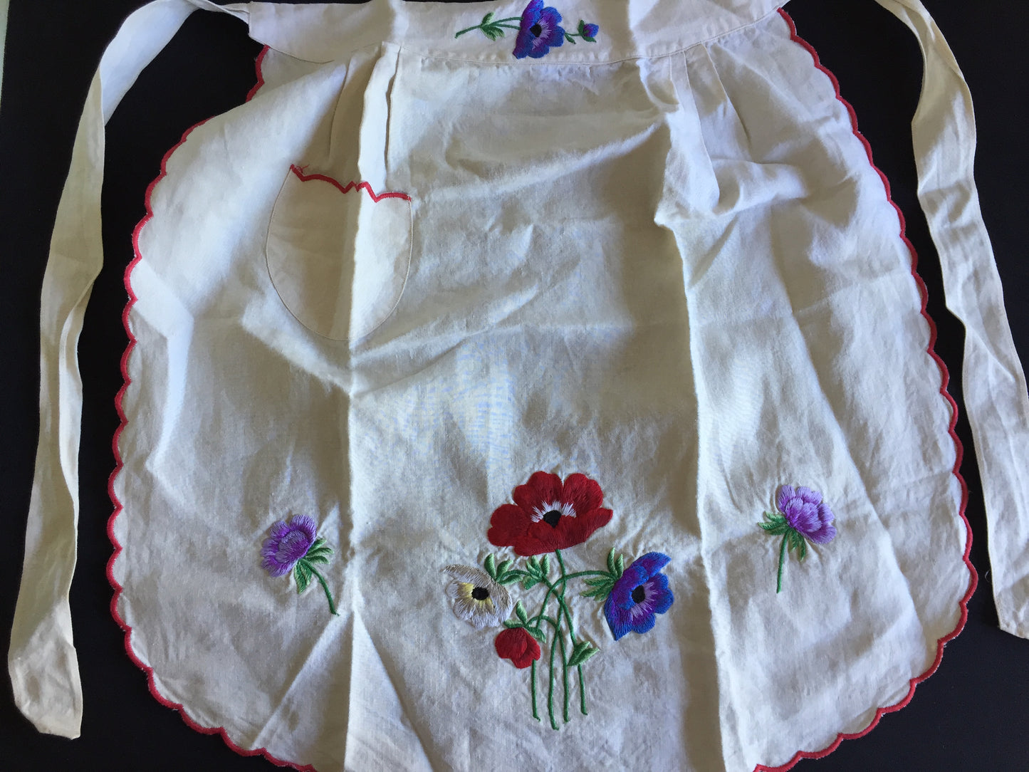 Embroidered 1990s Vintage Kitchen Half Apron with One Pocket XS/S/M Size