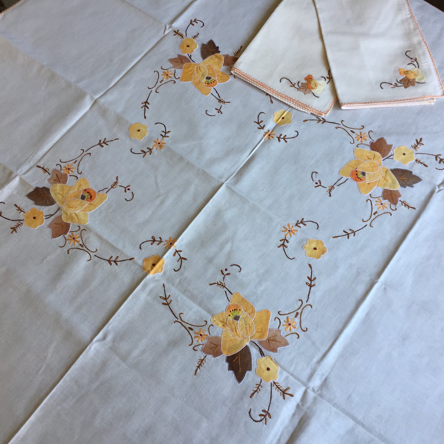 Applique Embroidered Supper Cloth & 4 Cloth Napkins in Orange, Brown and Beige
