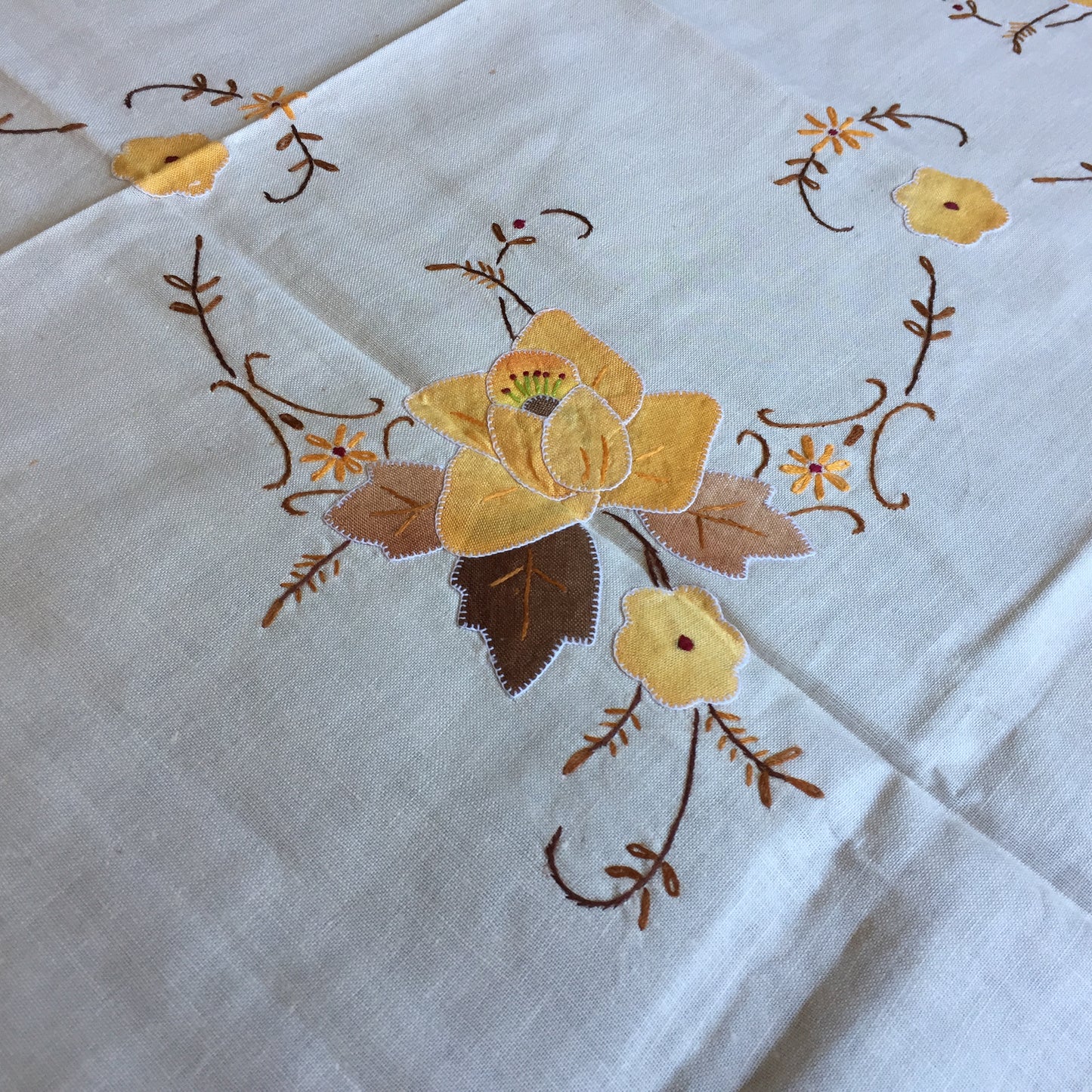 Applique Embroidered Supper Cloth & 4 Cloth Napkins in Orange, Brown and Beige