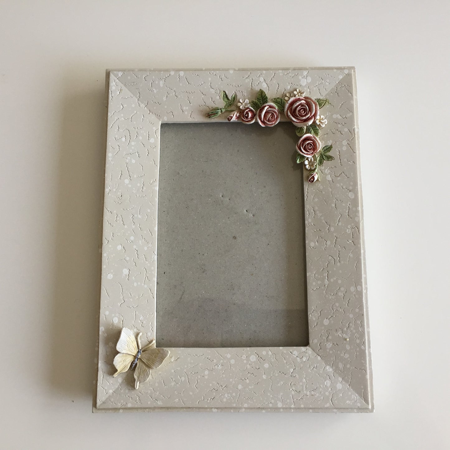 Vintage Photo Frame for Tabletop / Shelf Display: 3D Roses & Butterfly