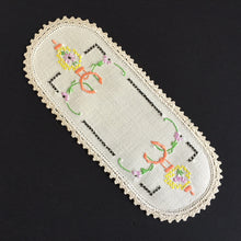 Load image into Gallery viewer, Australian Vintage Hand Embroidered Sandwich Doily