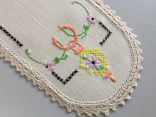 Load image into Gallery viewer, Australian Vintage Hand Embroidered Sandwich Doily