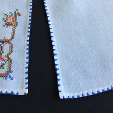 Load image into Gallery viewer, Vintage Cross Stitch Hand Embroidered Cotton Reusable Napkins