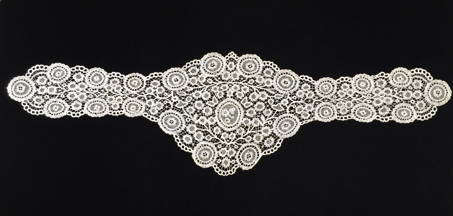 Victorian Antique Midland or Belgian Handmade Duchesse Bobbin Lace Lappet