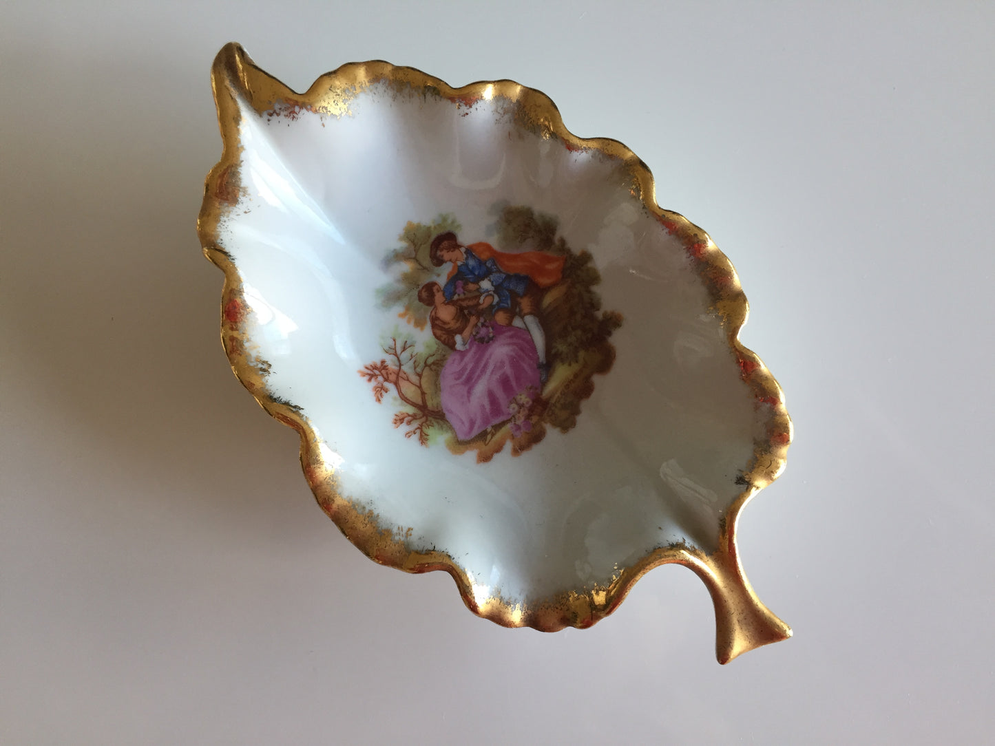 LIMOGES Fragonard Small Collectible Leaf Shaped Ring Dish