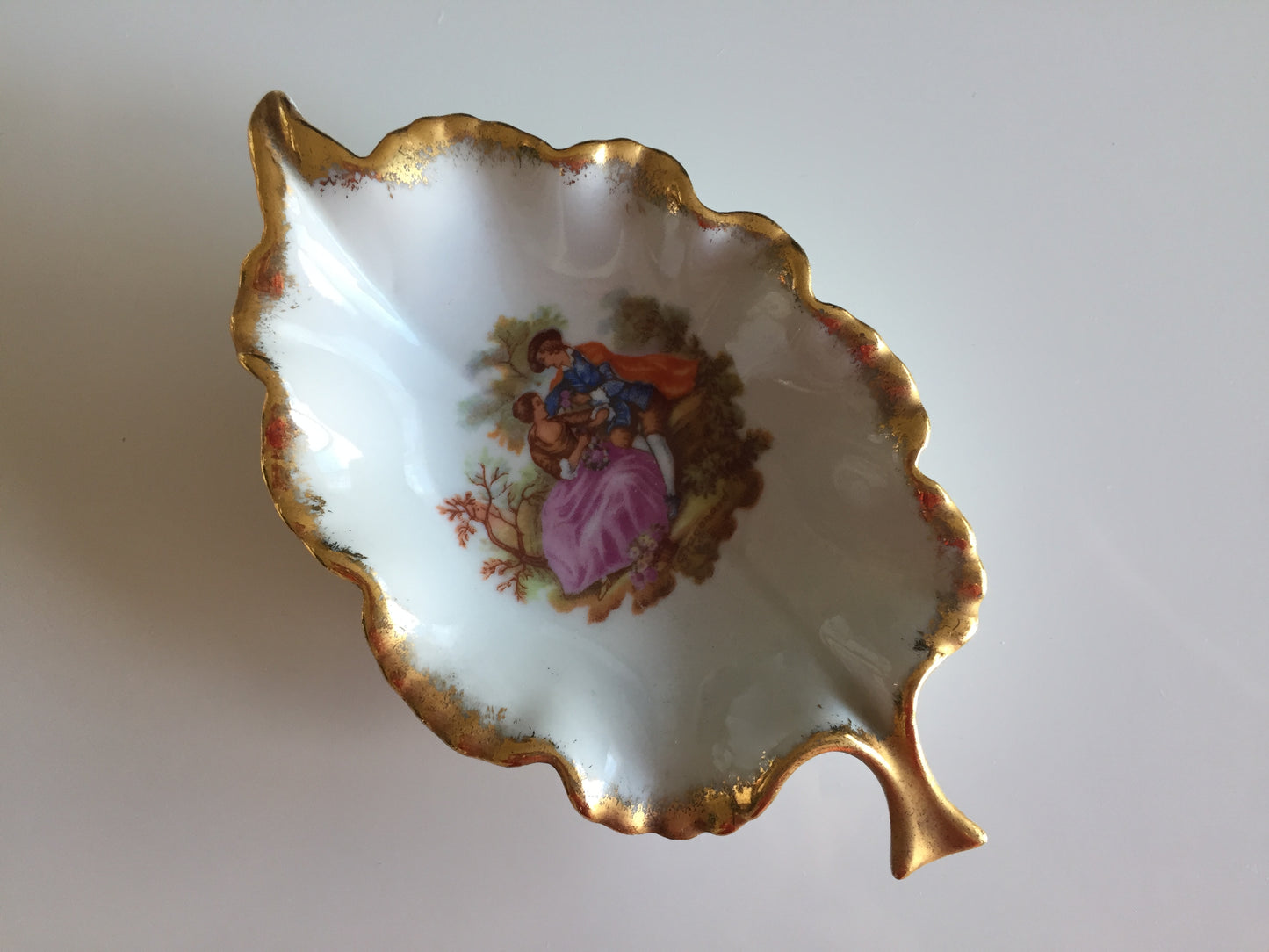 LIMOGES Fragonard Small Collectible Leaf Shaped Ring Dish