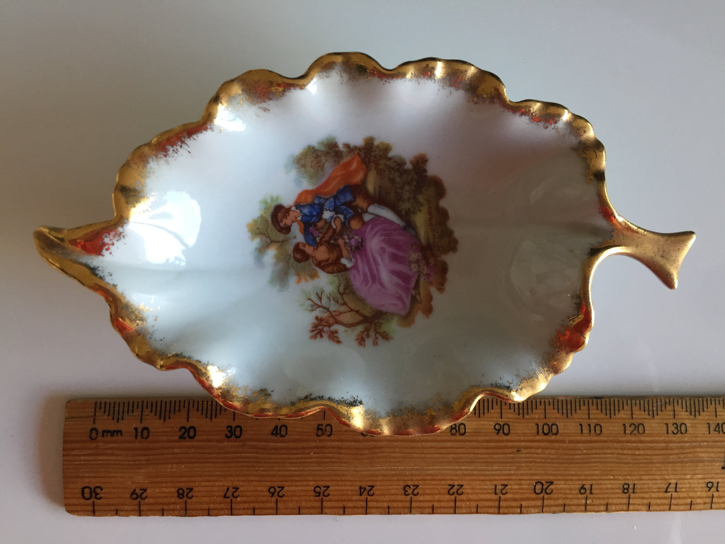 LIMOGES Fragonard Small Collectible Leaf Shaped Ring Dish