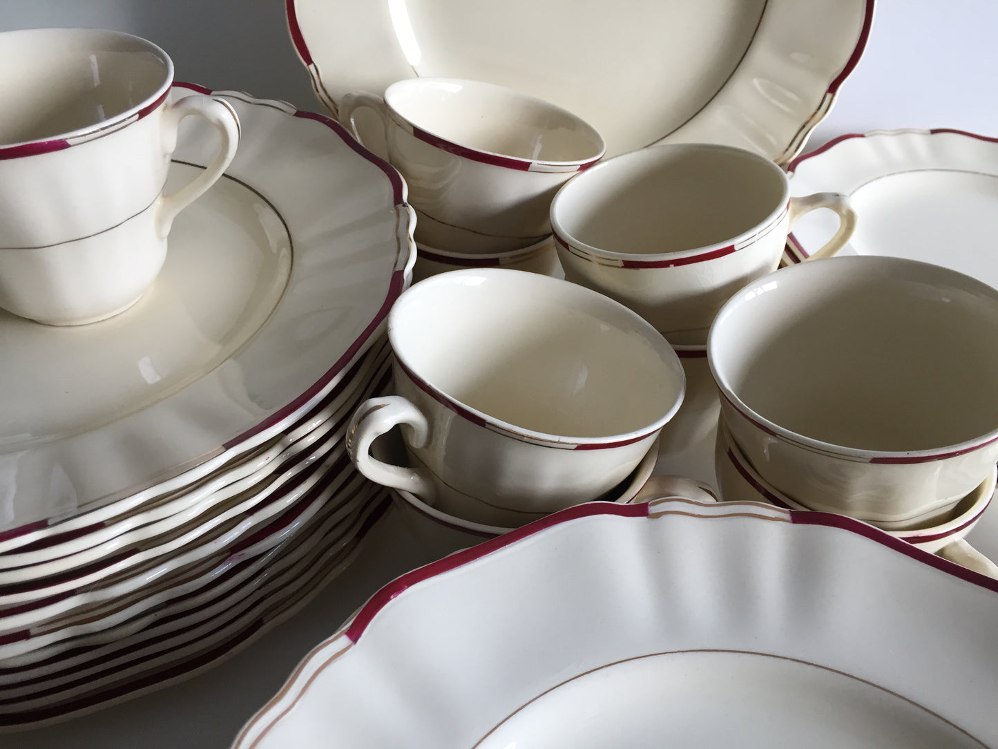 Vintage J G Meakin Porcelain Dinner Set Replacements Burgundy/Ivory & Gold Cca 1940s
