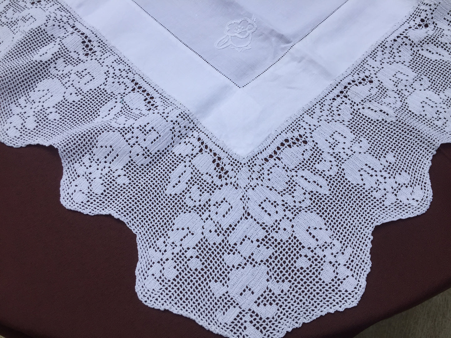 Mary Card "LABURNUM" Crochet Lace and Linen Vintage Tablecloth Weldons Publication 1930s