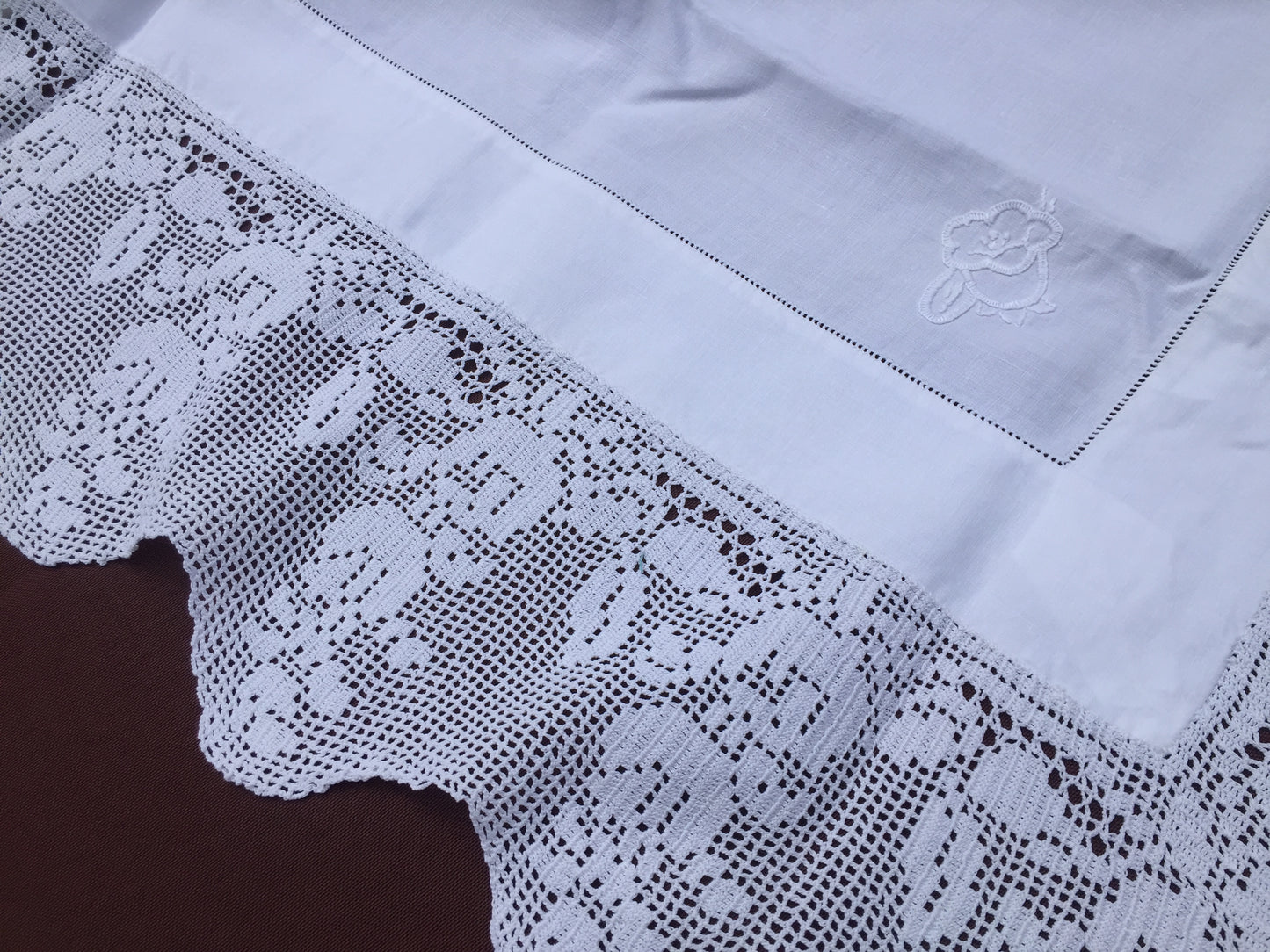 Mary Card "LABURNUM" Crochet Lace and Linen Vintage Tablecloth Weldons Publication 1930s