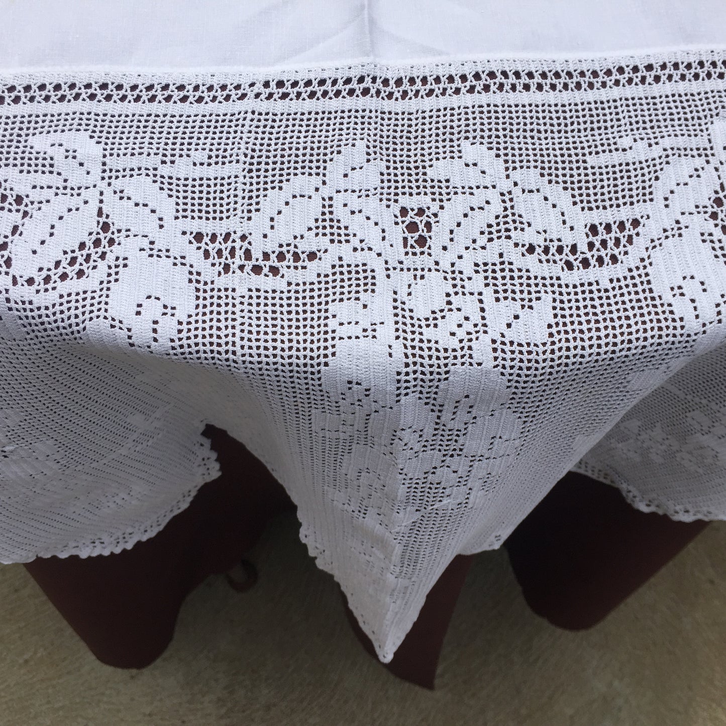 Mary Card "LABURNUM" Crochet Lace and Linen Collectible Vintage Tablecloth Weldons Publication 1930s