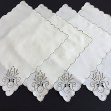 Load image into Gallery viewer, A Set of 4 Madeira Embroidered Cloth Napkins with Scalloped Edging