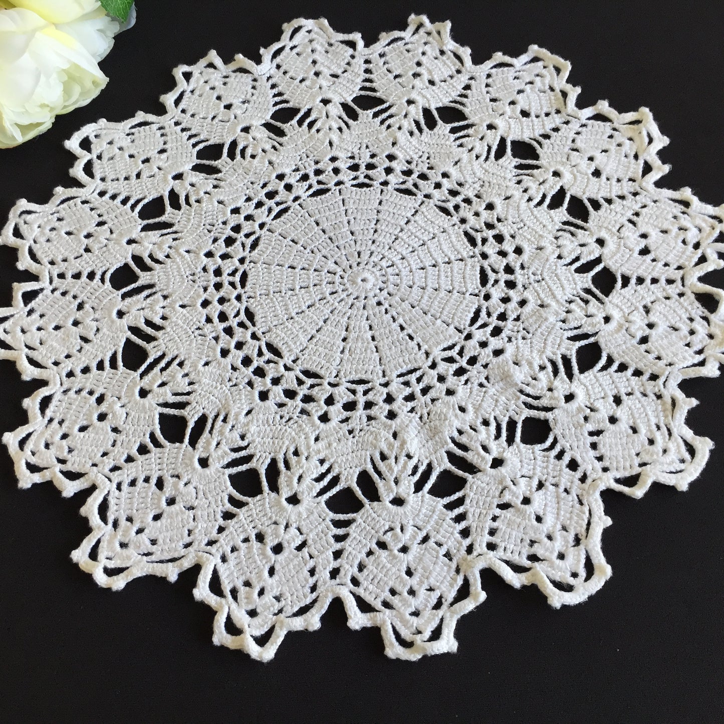 Vintage Handmade White Crochet Lace Table Centre Doily