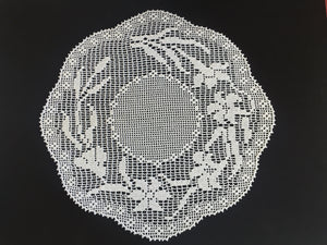 Mary Card Designed "LACEY LILY Round Mat" Collectible Filet Crochet Lace Doily Crochet Book No 7 (1928)