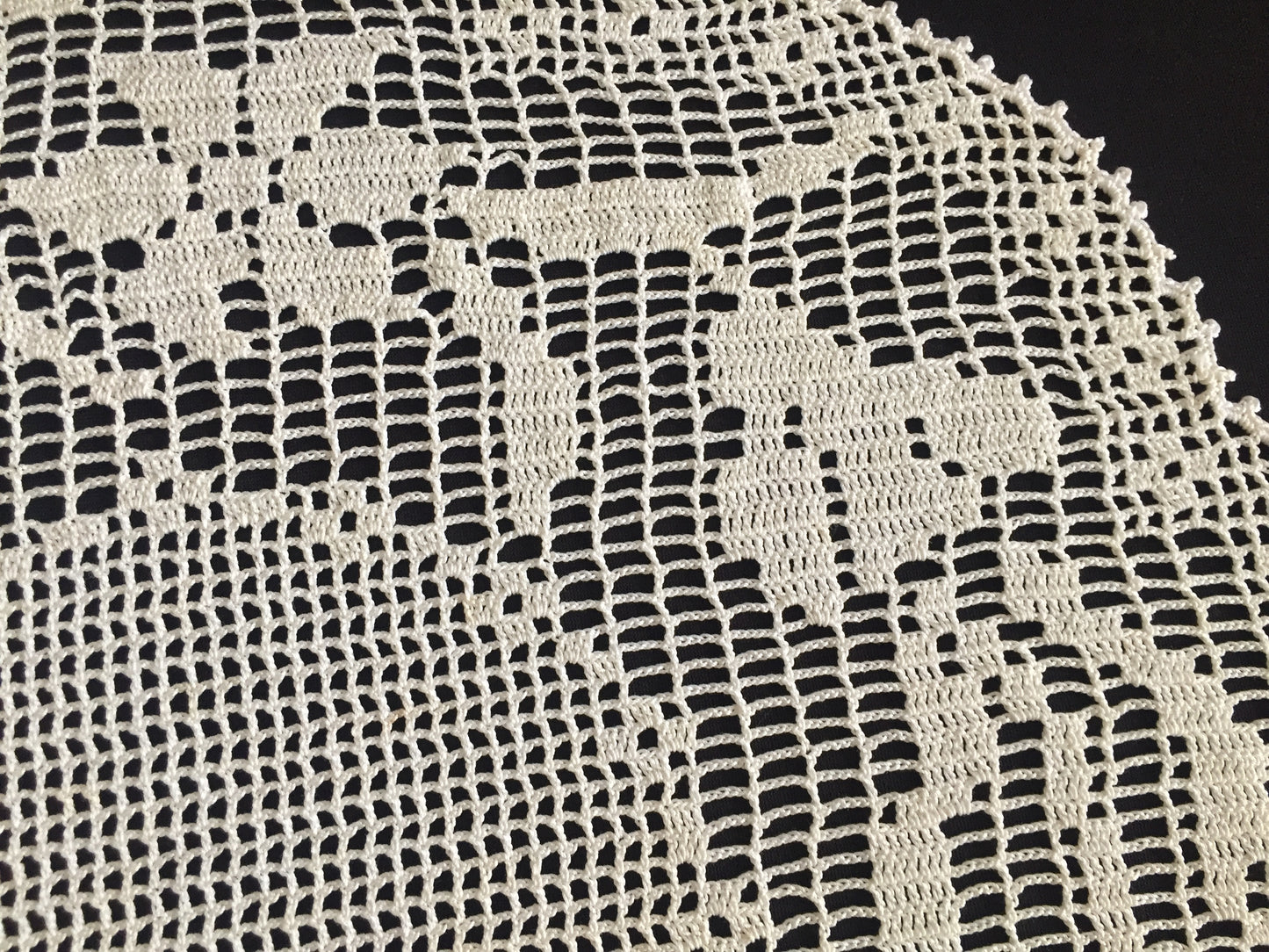 Mary Card Designed "LACEY LILY Round Mat" Collectible Filet Crochet Lace Doily Crochet Book No 7 (1928)