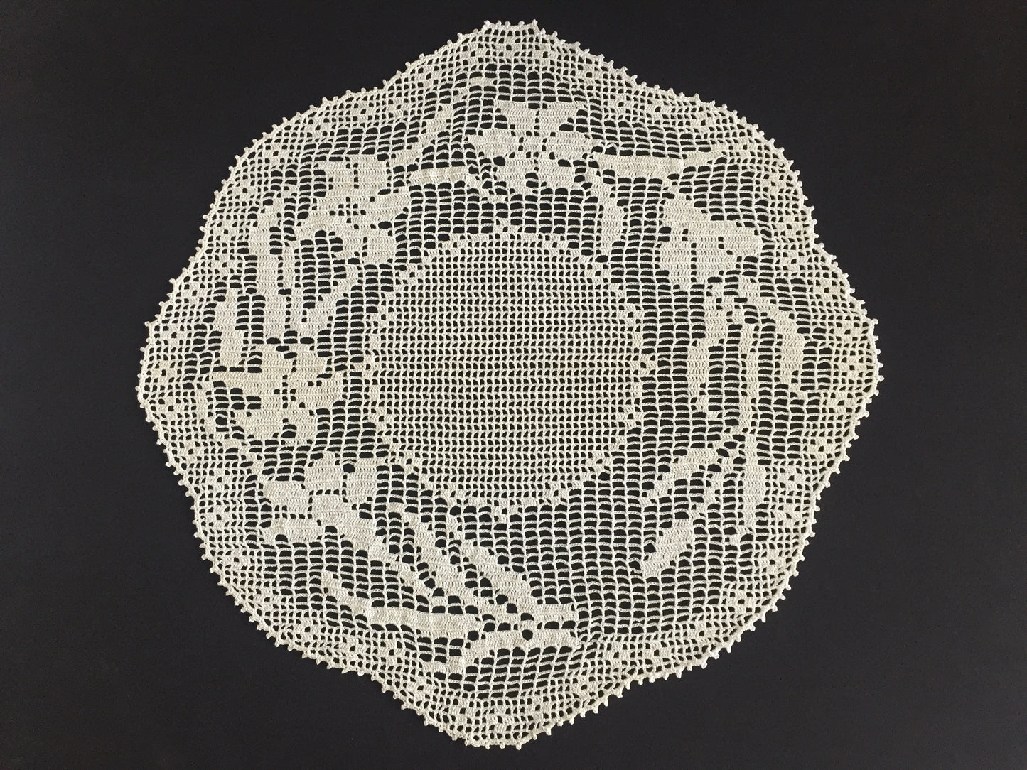 Mary Card Designed "LACEY LILY Round Mat" Collectible Filet Crochet Lace Doily Crochet Book No 7 (1928)
