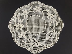 Mary Card Designed "LACEY LILY Round Mat" Collectible Filet Crochet Lace Doily Crochet Book No 7 (1928)