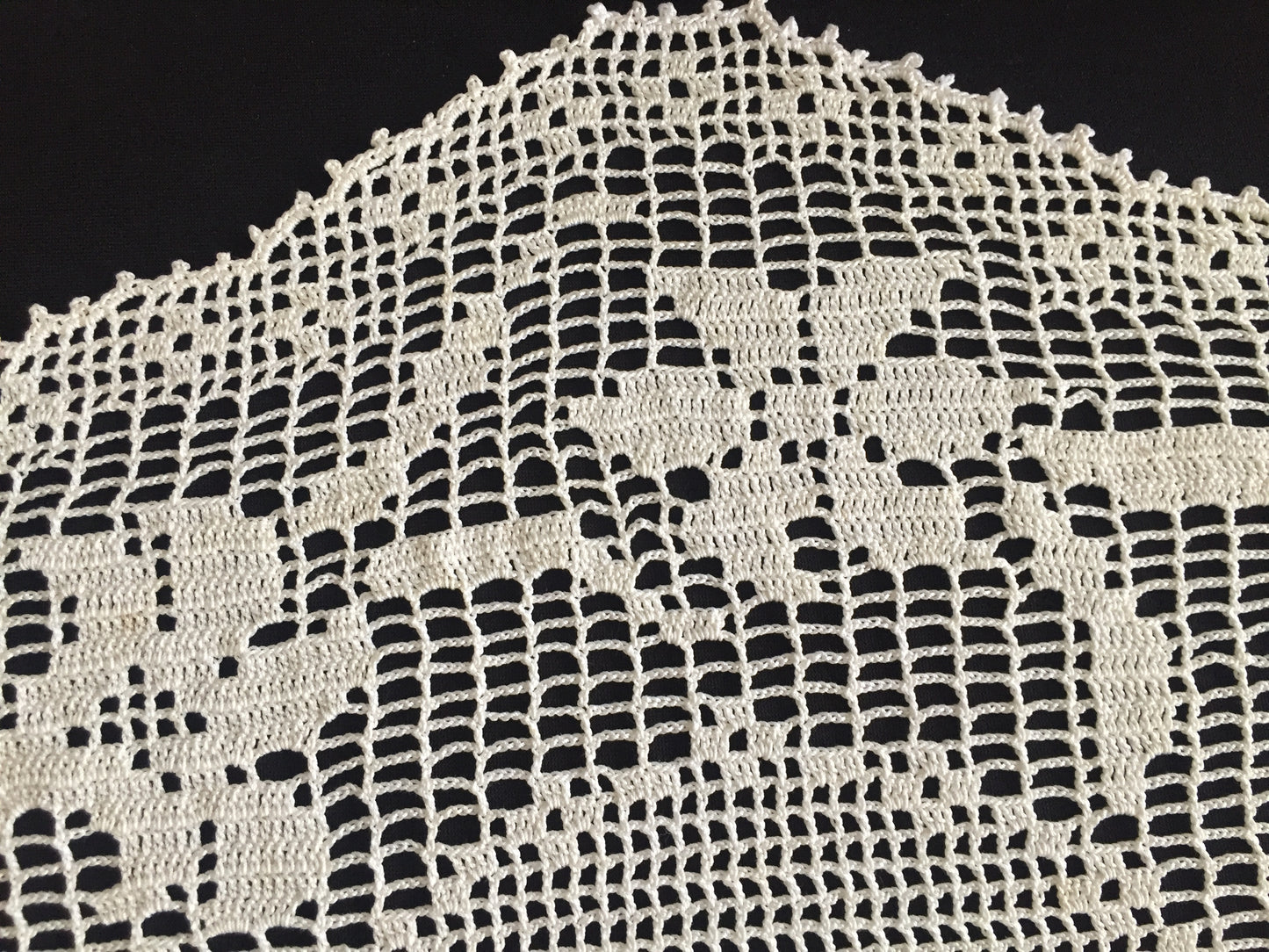 Mary Card Designed "LACEY LILY Round Mat" Collectible Filet Crochet Lace Doily Crochet Book No 7 (1928)