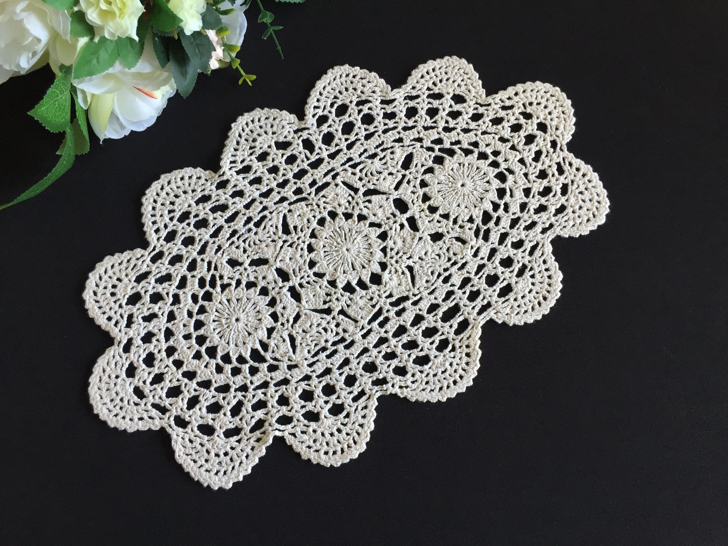 Vintage Crocheted Oval Natural Cotton Lace Doily Placemat | Tray Cloth