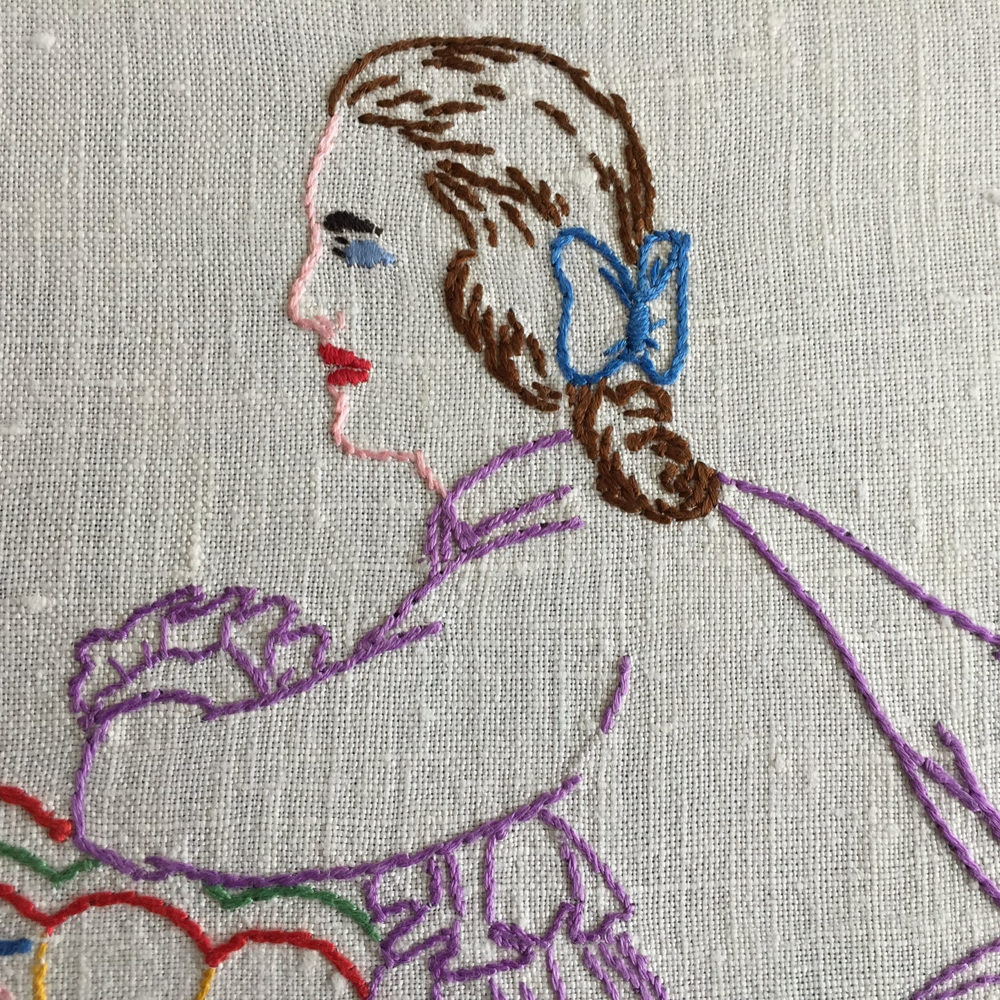 Australian Vintage Large Hand Embroidered Linen Doily