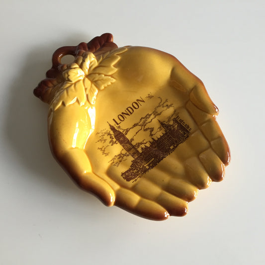 London Sampson Souvenir Cupped Hands Wall Plate Autumn Colours