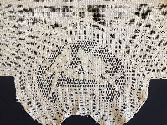 Mary Card Designed "LOVE BIRDS" (Crochet Book No. 1, New York 1920) Collectible Vintage Filet Crochet Single Scarf End Lace Panel