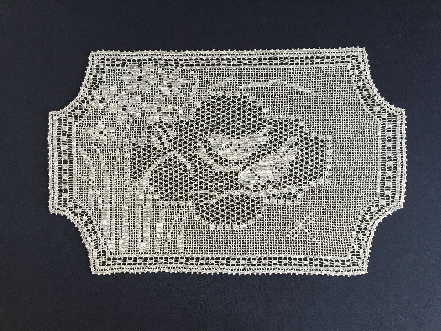Mary Card Designed "NARCISSUS and TITMOUSE (Java Sparrow)" Large Crochet Lace Tray Cloth Doily - English Chart No. 79