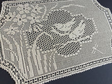 Load image into Gallery viewer, Mary Card Designed &quot;NARCISSUS and TITMOUSE (Java Sparrow)&quot; Large Crochet Lace Tray Cloth Doily - English Chart No. 79